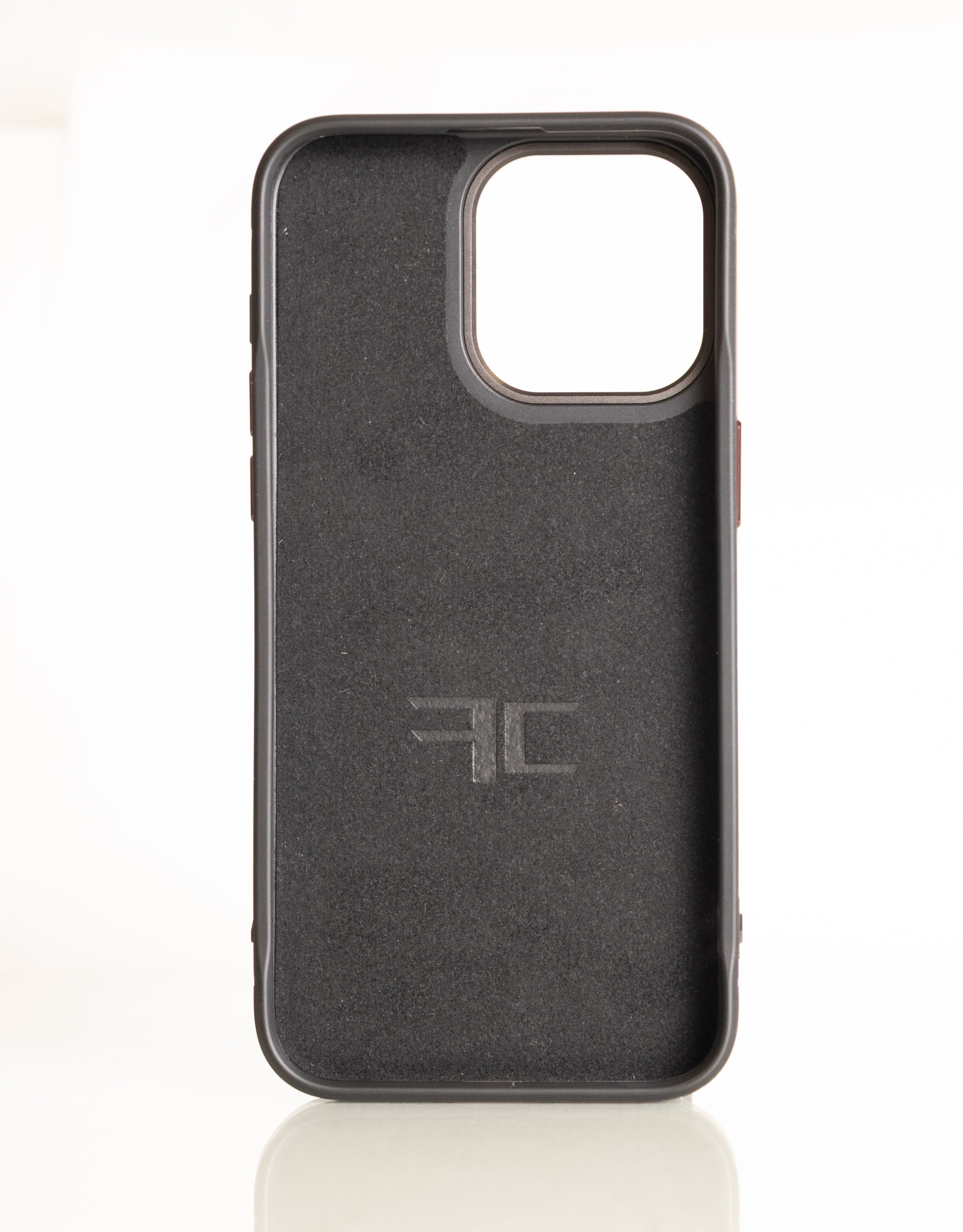 inside-carbon-fiber-phone-case